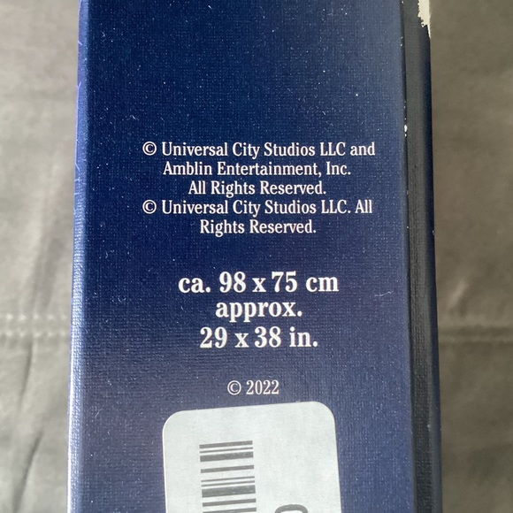 2000pc Puzzle- missing 1 pc - Picture 2 of 4